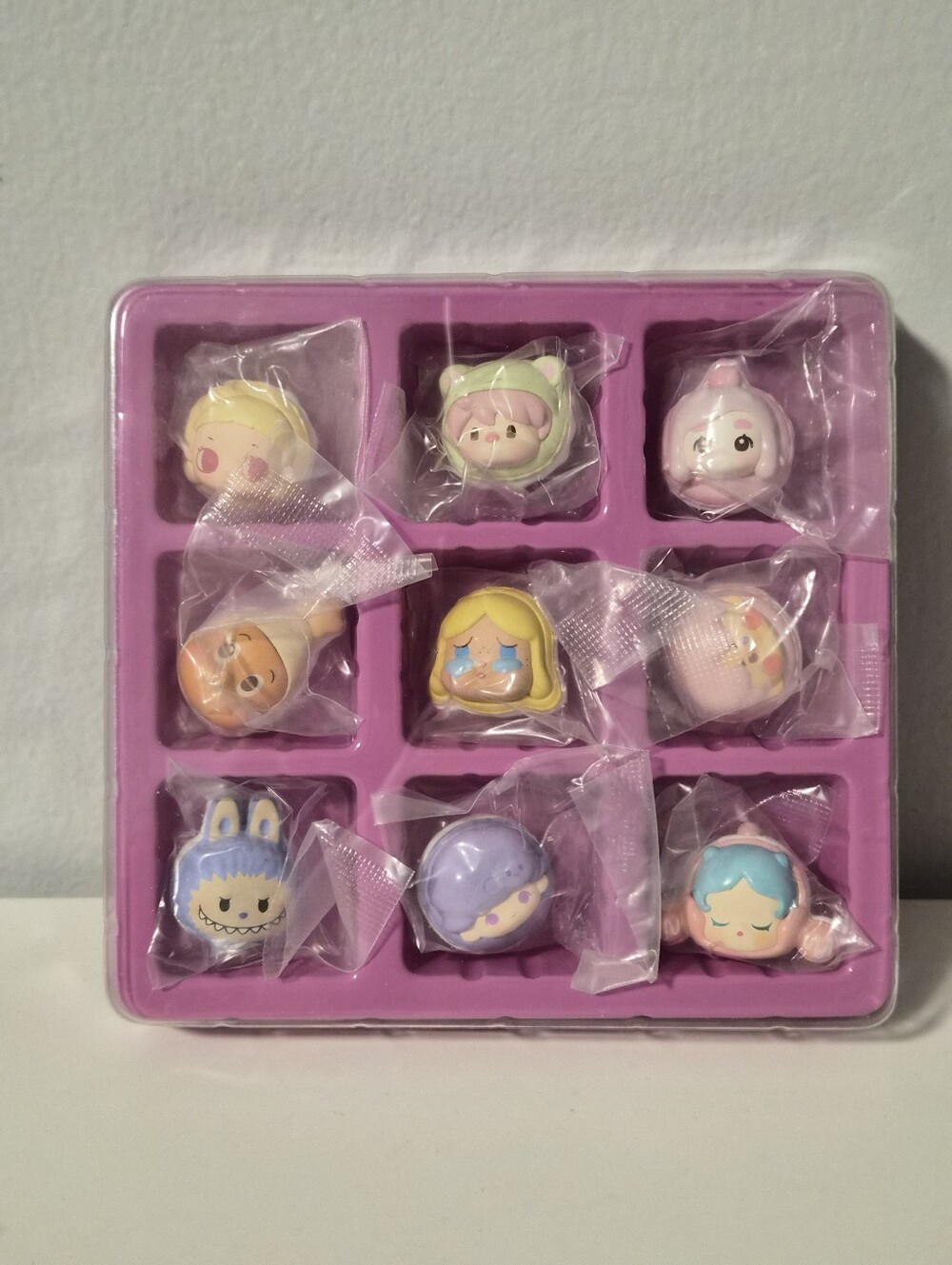 Pop Mart - Pop Bean Macaron dessert